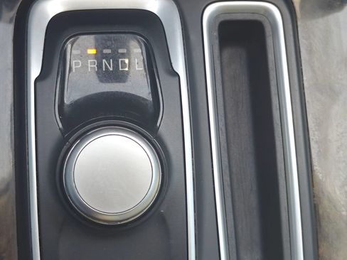 Used 2018 Chrysler 300 Limited RWD image 31