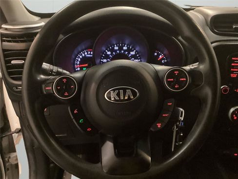 Used 2015 Kia Soul FWD image 21