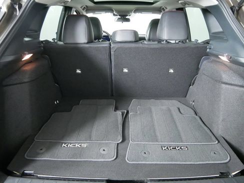 Used 2025 Nissan Kicks SR w/ SR Premium Package AWD/4WD image 17
