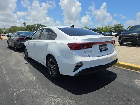 Certified 2023 Kia Forte LXS FWD image 13
