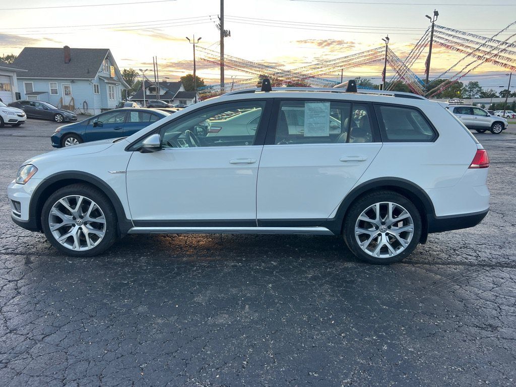 Used 2017 Volkswagen Golf Alltrack SEL AWD/4WD image 4