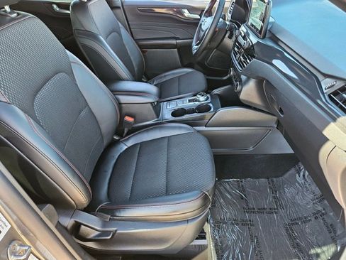 Used 2025 Ford Escape ST-Line image 19