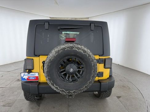 Used 2015 Jeep Wrangler Unlimited Sport w/ Max Tow Package AWD/4WD image 4
