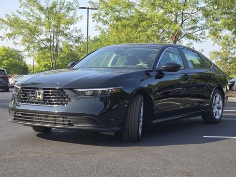 Certified 2025 Honda Accord LX image 10