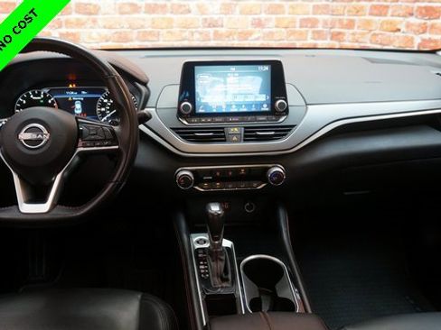 Used 2024 Nissan Altima 2.5 SR image 11