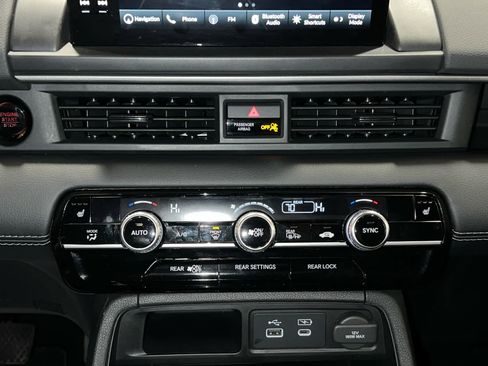 Used 2023 Honda Pilot Touring image 31