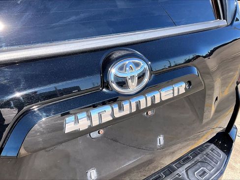 Used 2016 Toyota 4Runner SR5 image 30
