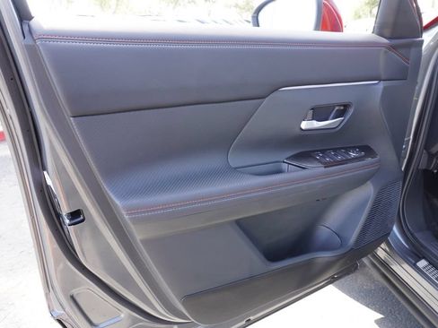 Certified 2025 Nissan Kicks SR w/ Illumination Package FWD image 14