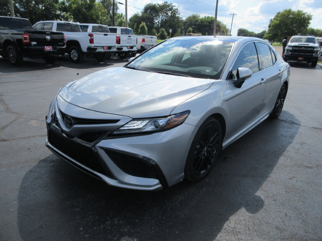 Used 2024 Toyota Camry XSE w/ Cold Weather Package FWD image 10