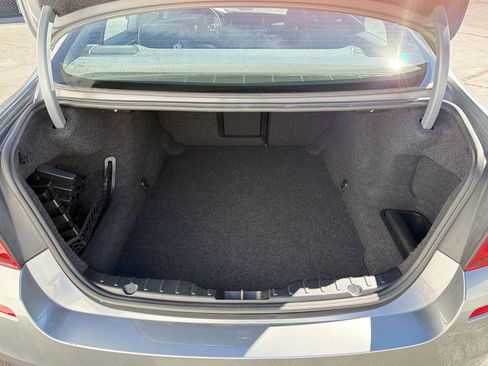 Used 2014 BMW 550i xDrive Sedan image 32