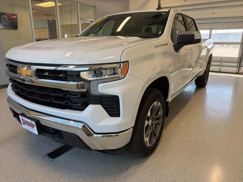 Used 2025 Chevrolet Silverado 1500 LT w/ Work Truck Package AWD/4WD image 5