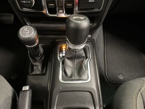 Used 2024 Jeep Wrangler Sport S image 26