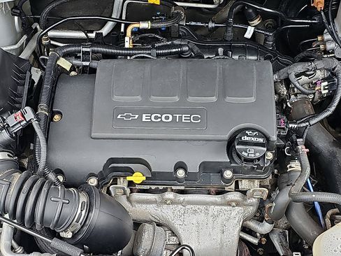 Used 2020 Chevrolet Sonic LT image 28