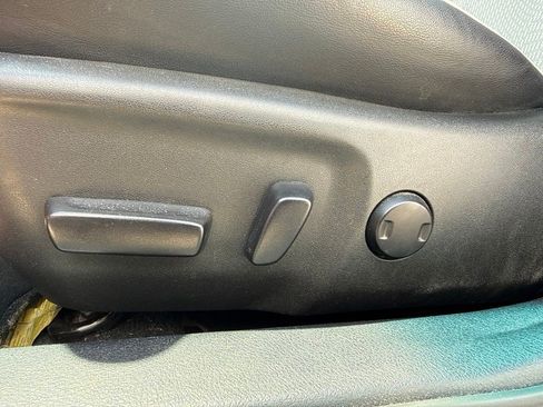 Used 2016 Toyota Camry SE FWD image 9