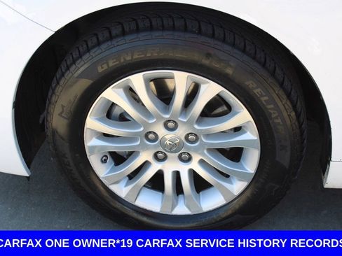 Used 2014 Toyota Sienna XLE w/ XLE Premium Package FWD image 12