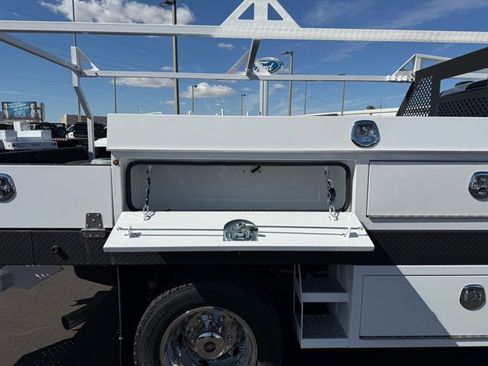 New 2026 Ford F550 4x4 Crew Cab image 9