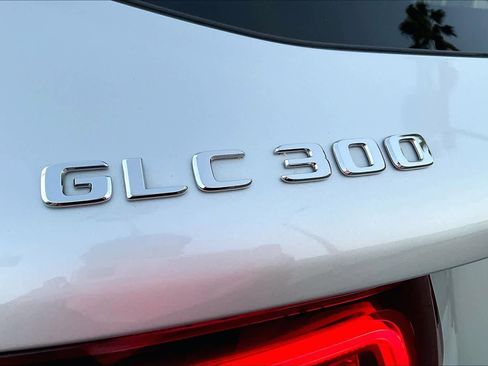 Used 2020 Mercedes-Benz GLC 300 4MATIC image 28