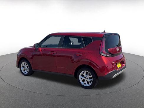 Used 2024 Kia Soul LX w/ Option Group 015 FWD image 10