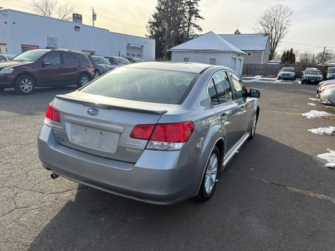 Used 2010 Subaru Legacy 2.5i Premium image 4