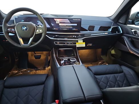 New 2026 BMW X5 xDrive50e w/ Climate Comfort Package AWD/4WD image 9
