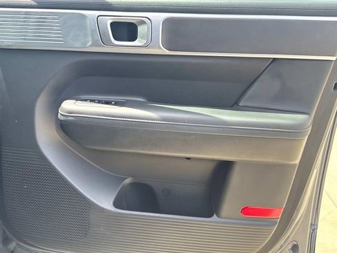 Used 2025 Hyundai Santa Fe SEL FWD image 19