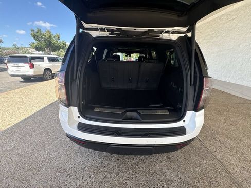 Certified 2024 Chevrolet Suburban Z71 w/ Luxury Package AWD/4WD image 27
