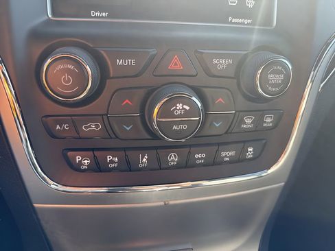 Used 2018 Jeep Grand Cherokee Overland image 24