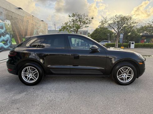 Used 2017 Porsche Macan AWD/4WD image 4