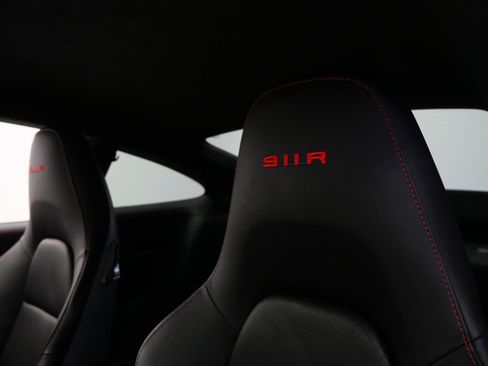 Used 2016 Porsche 911 R RWD image 18