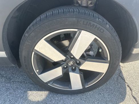 Used 2025 Hyundai Santa Fe Limited image 9