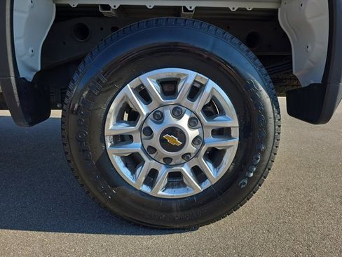 Used 2024 Chevrolet Silverado 2500 LT image 31