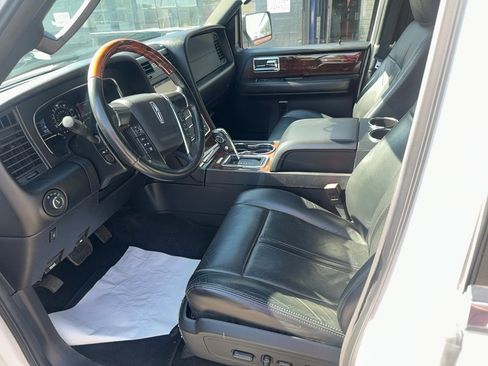 Used 2016 Lincoln Navigator Select AWD/4WD image 14
