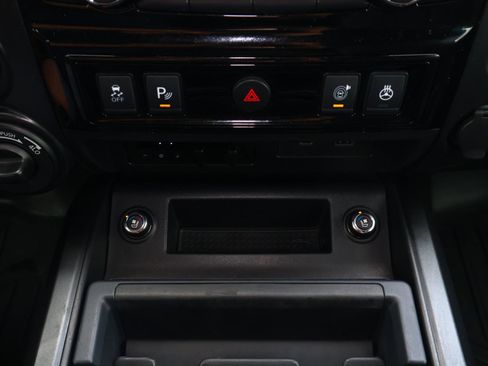 Used 2021 Nissan Titan PRO-4X w/ Pro-4x Convenience Package image 31