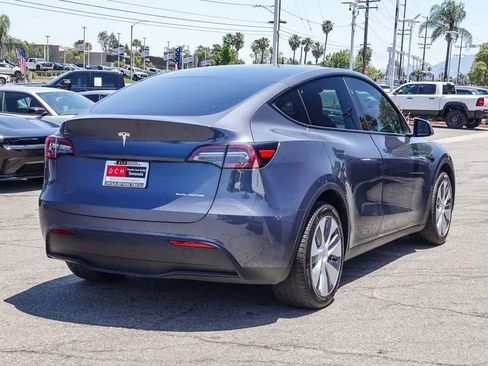 Used 2023 Tesla Model Y AWD image 4