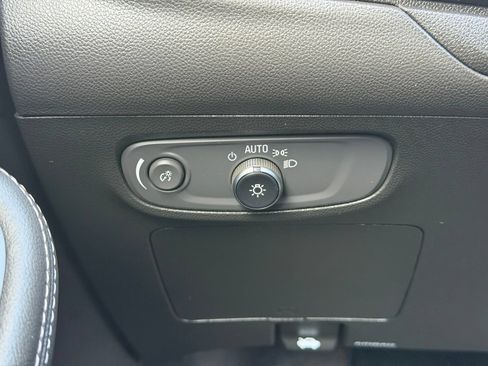 Used 2024 Buick Encore GX Preferred FWD image 12