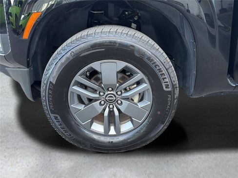 Used 2025 Nissan Frontier SV w/ SV Convenience Package image 40