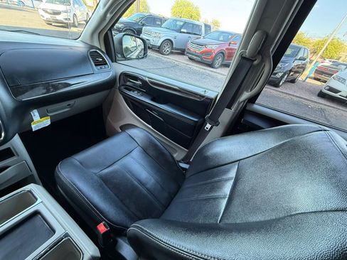 Used 2016 Chrysler Town & Country Touring FWD image 49