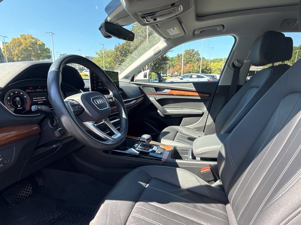 Used 2022 Audi Q5 2.0T Premium Plus w/ Premium Plus Package AWD/4WD image 9