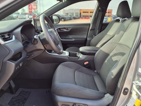 Certified 2022 Toyota RAV4 SE AWD/4WD image 17