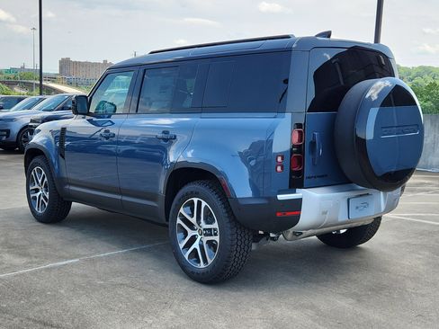 New 2025 Land Rover Defender 110 S image 12