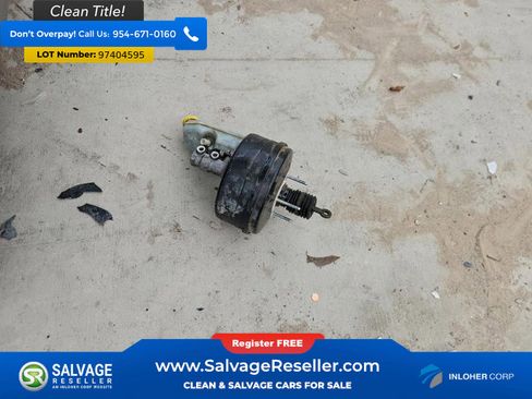 Used 2016 Chrysler Town & Country Touring image 17