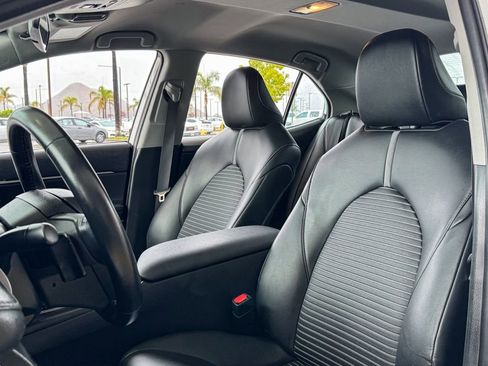 Used 2023 Toyota Camry SE image 16