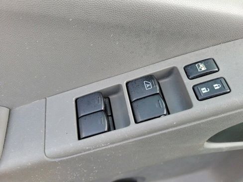 Used 2016 Nissan Frontier SV image 11