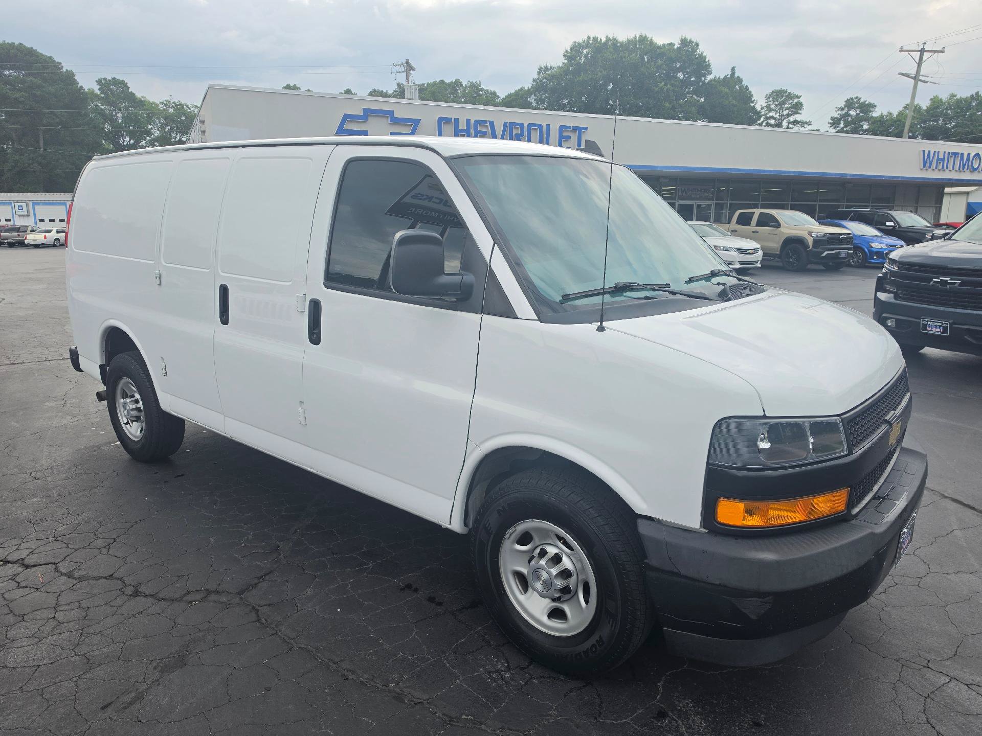 Used 2019 Chevrolet Express 2500 RWD image 1