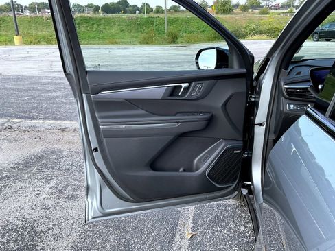 New 2026 Buick Enclave Sport Touring w/ Power Package image 9