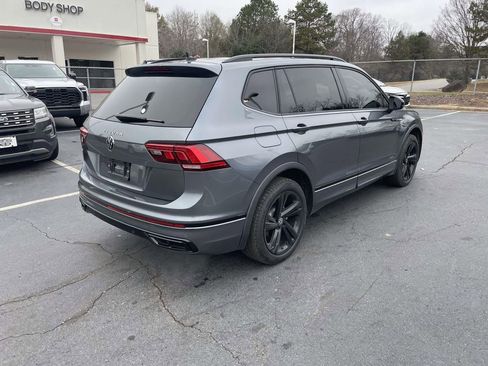 Used 2024 Volkswagen Tiguan SE R-Line w/ MDO Package, Three-Row image 10