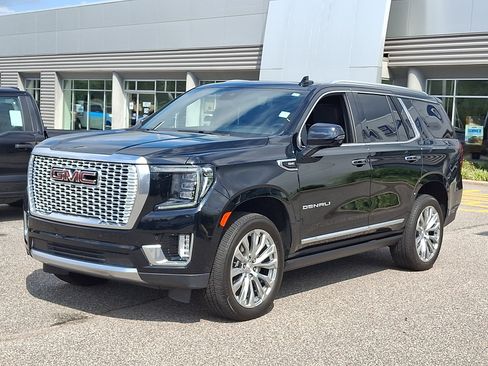 Used 2024 GMC Yukon Denali w/ Denali Reserve Package AWD/4WD image 5