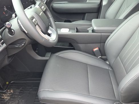 Used 2026 Hyundai Santa Fe SEL FWD image 16