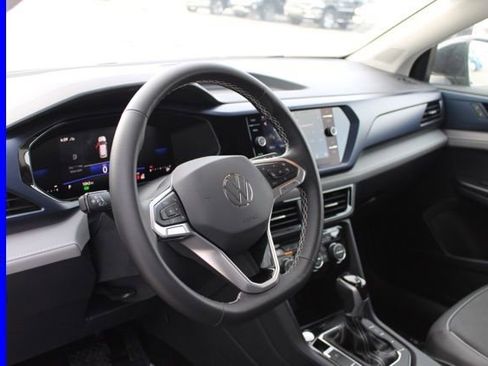 Used 2024 Volkswagen Taos SE image 17