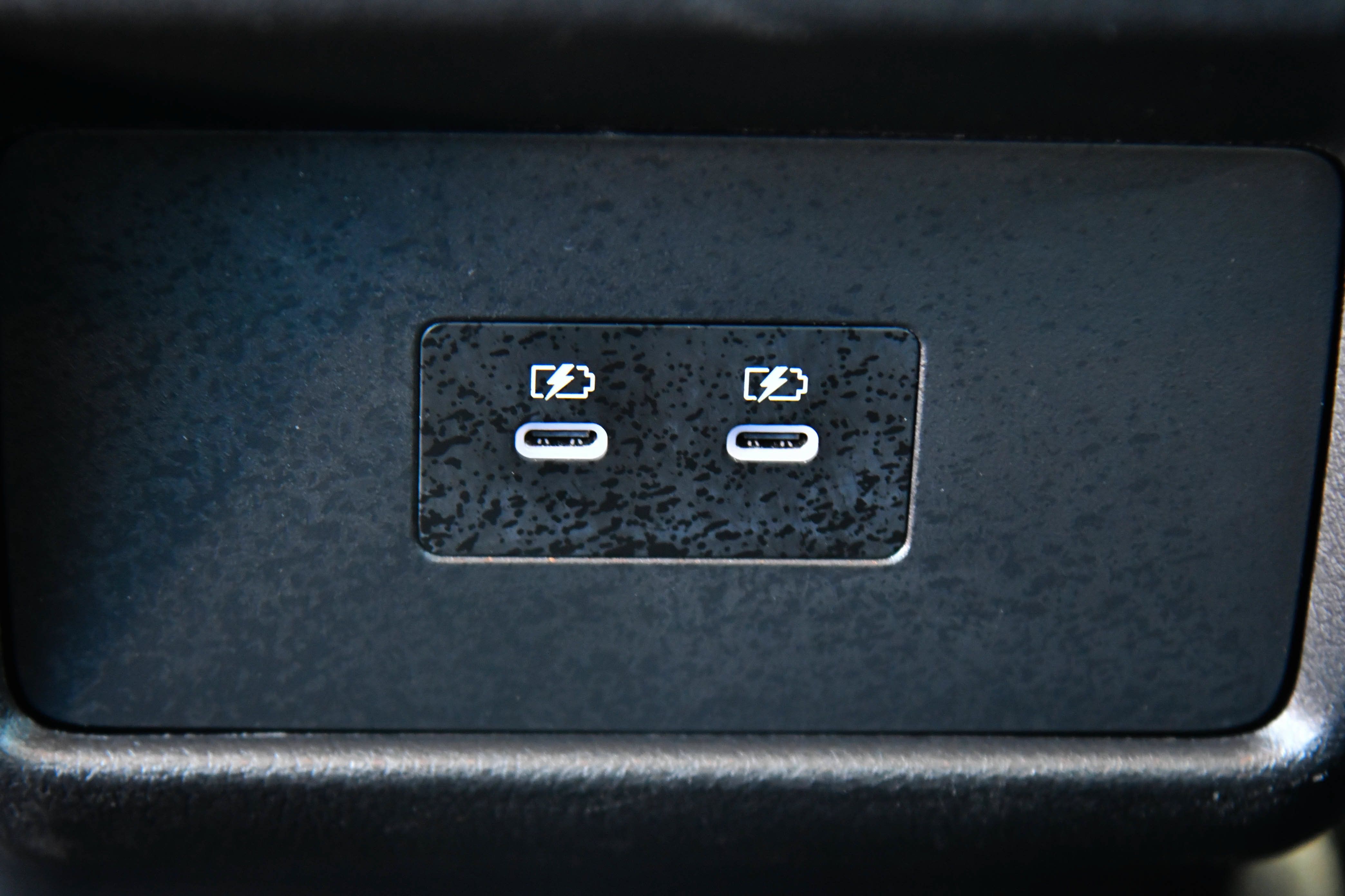 Used 2025 Nissan Rogue SV FWD image 37